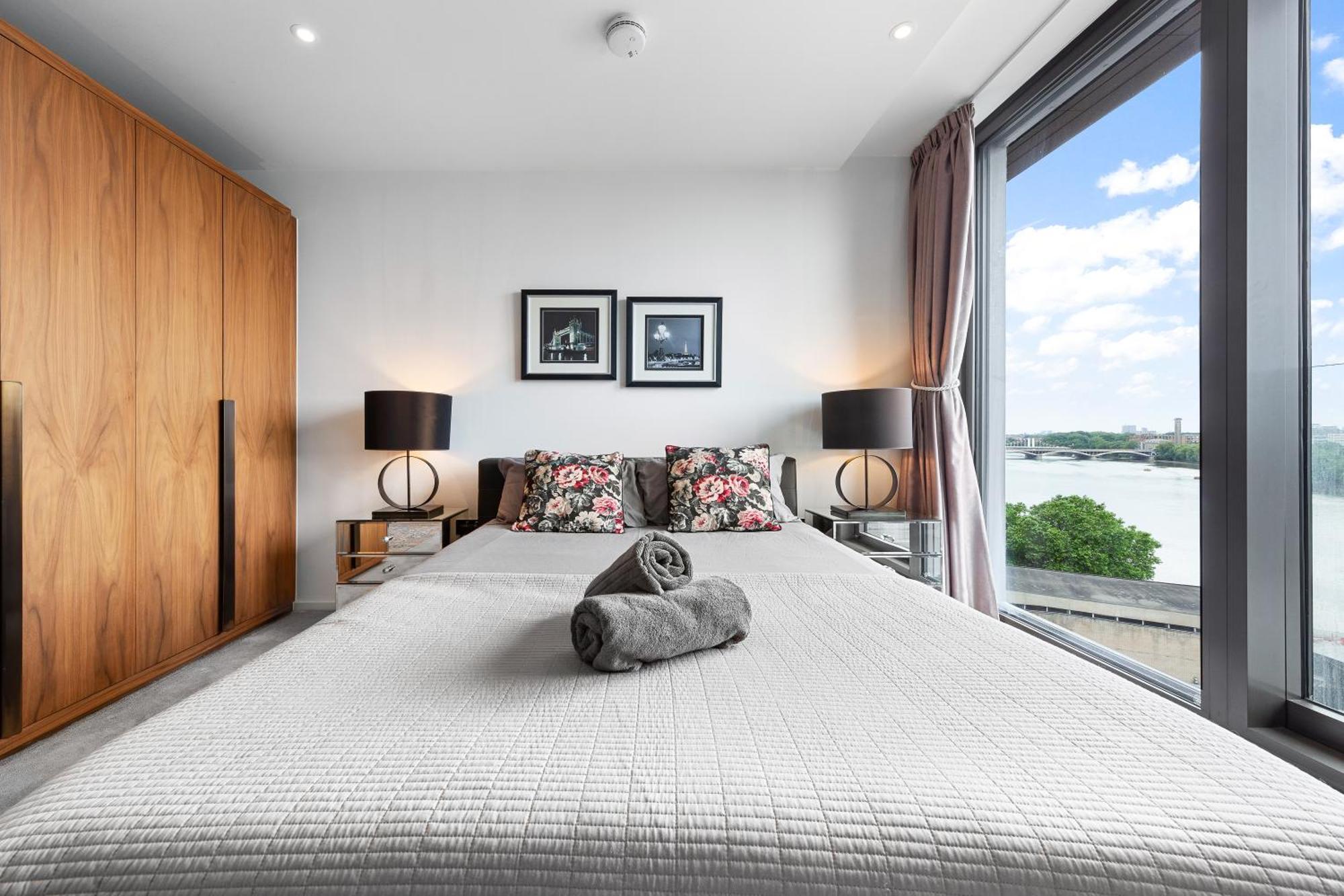 River Panorama 2 Bedroom New Development Apart-hotel Londres