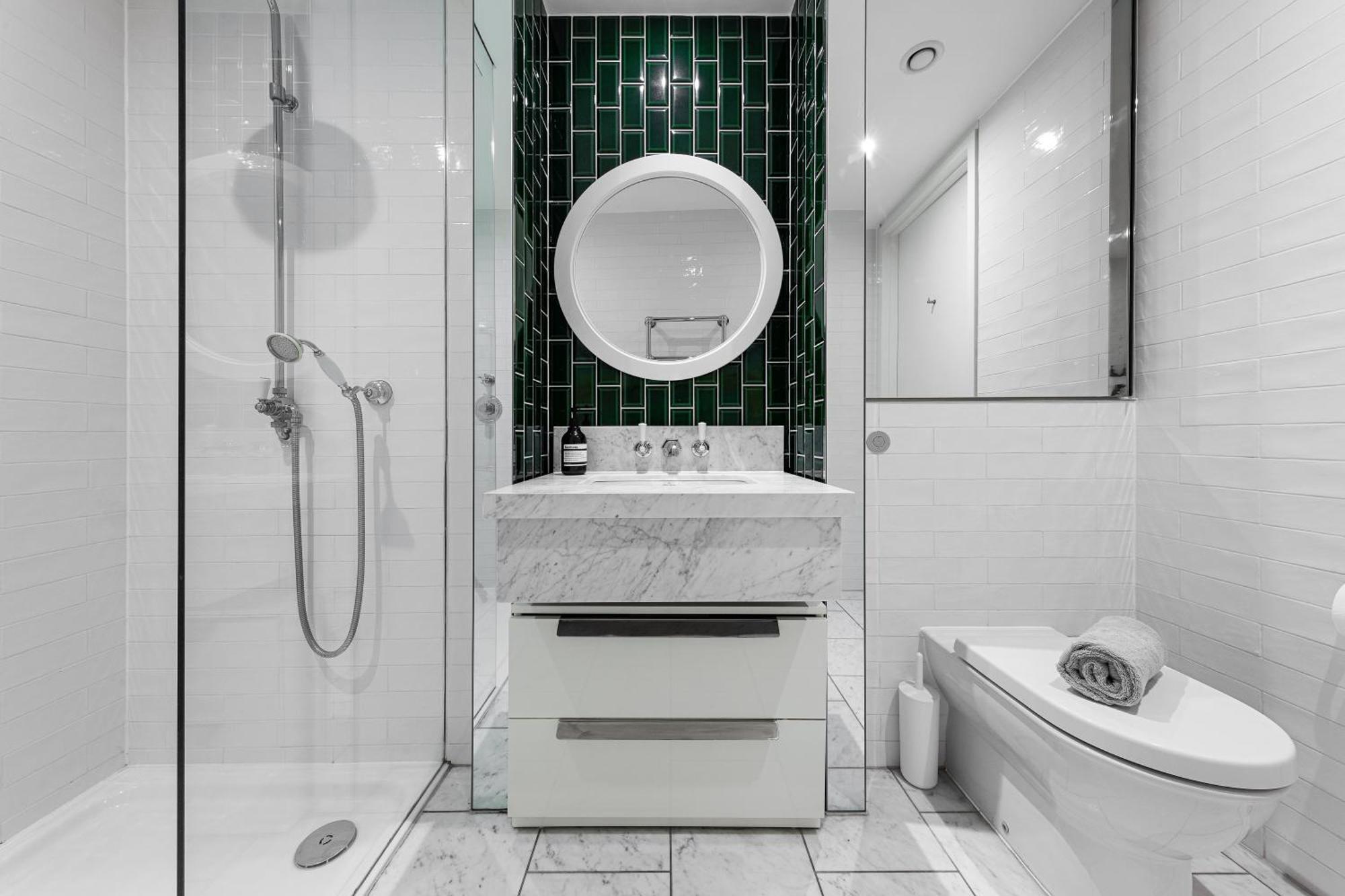 River Panorama 2 Bedroom New Development Apart-hotel Londres