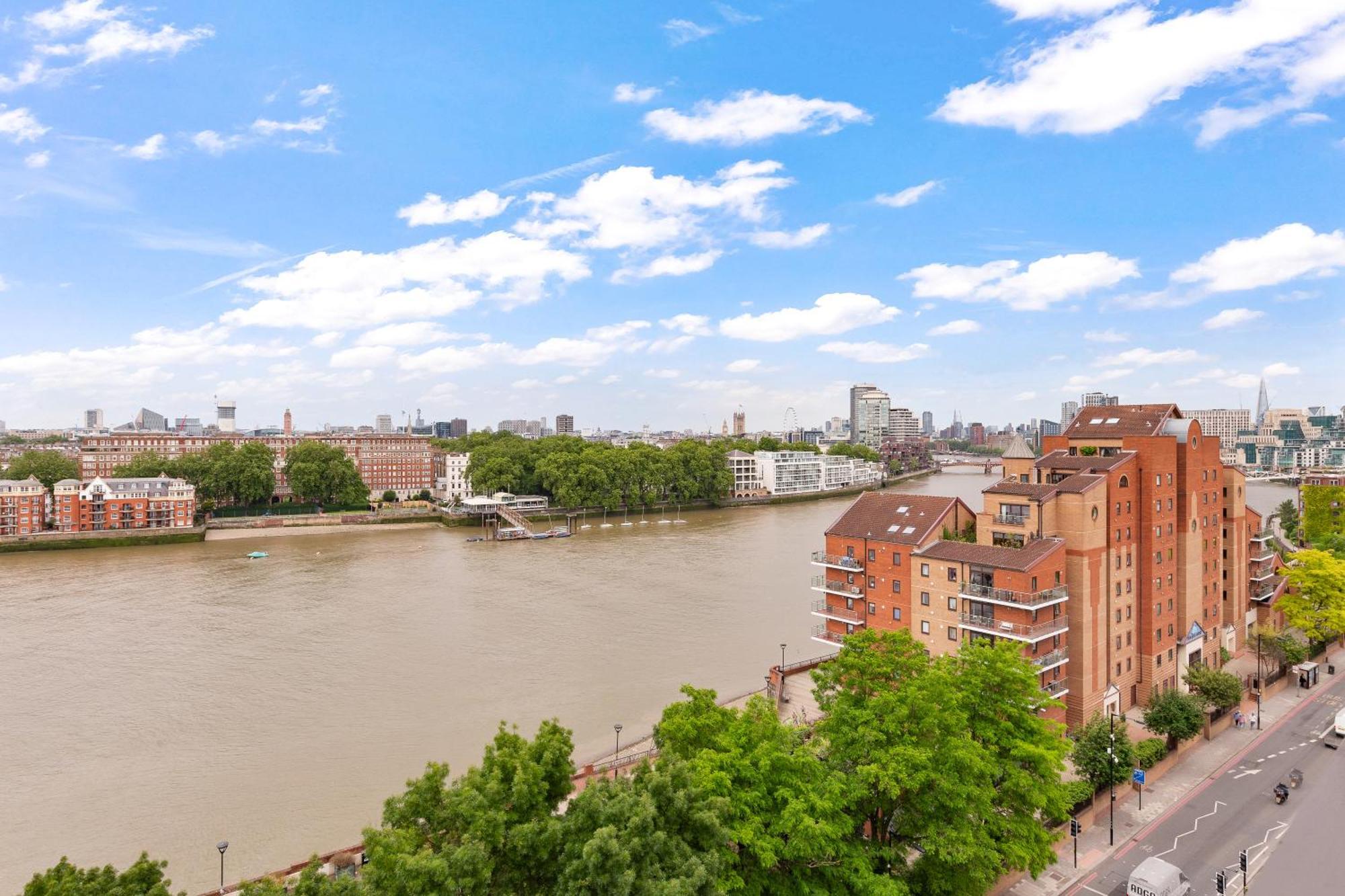 Apartahotel River Panorama 2 Bedroom New Development