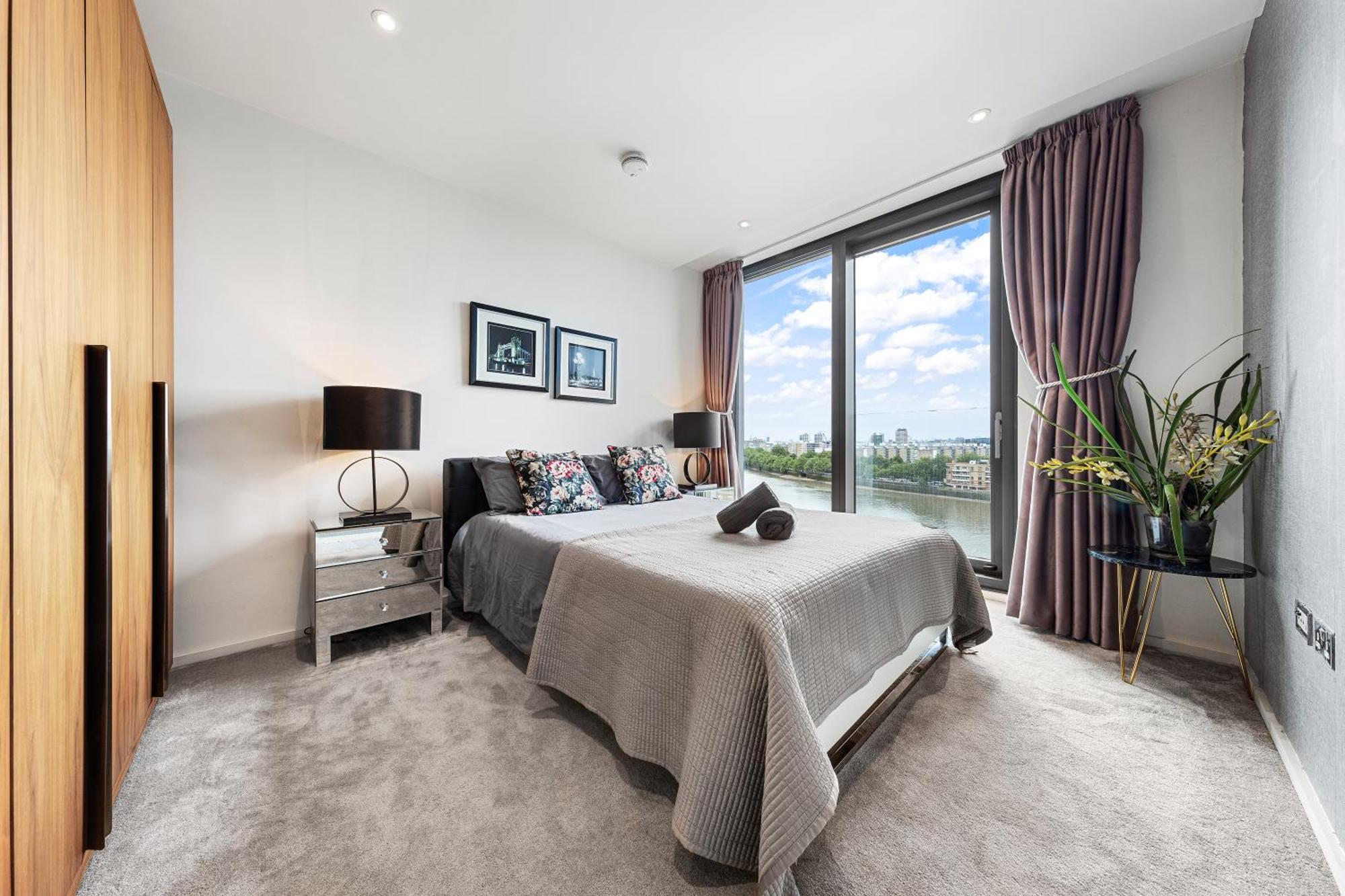 River Panorama 2 Bedroom New Development Apartahotel Londres